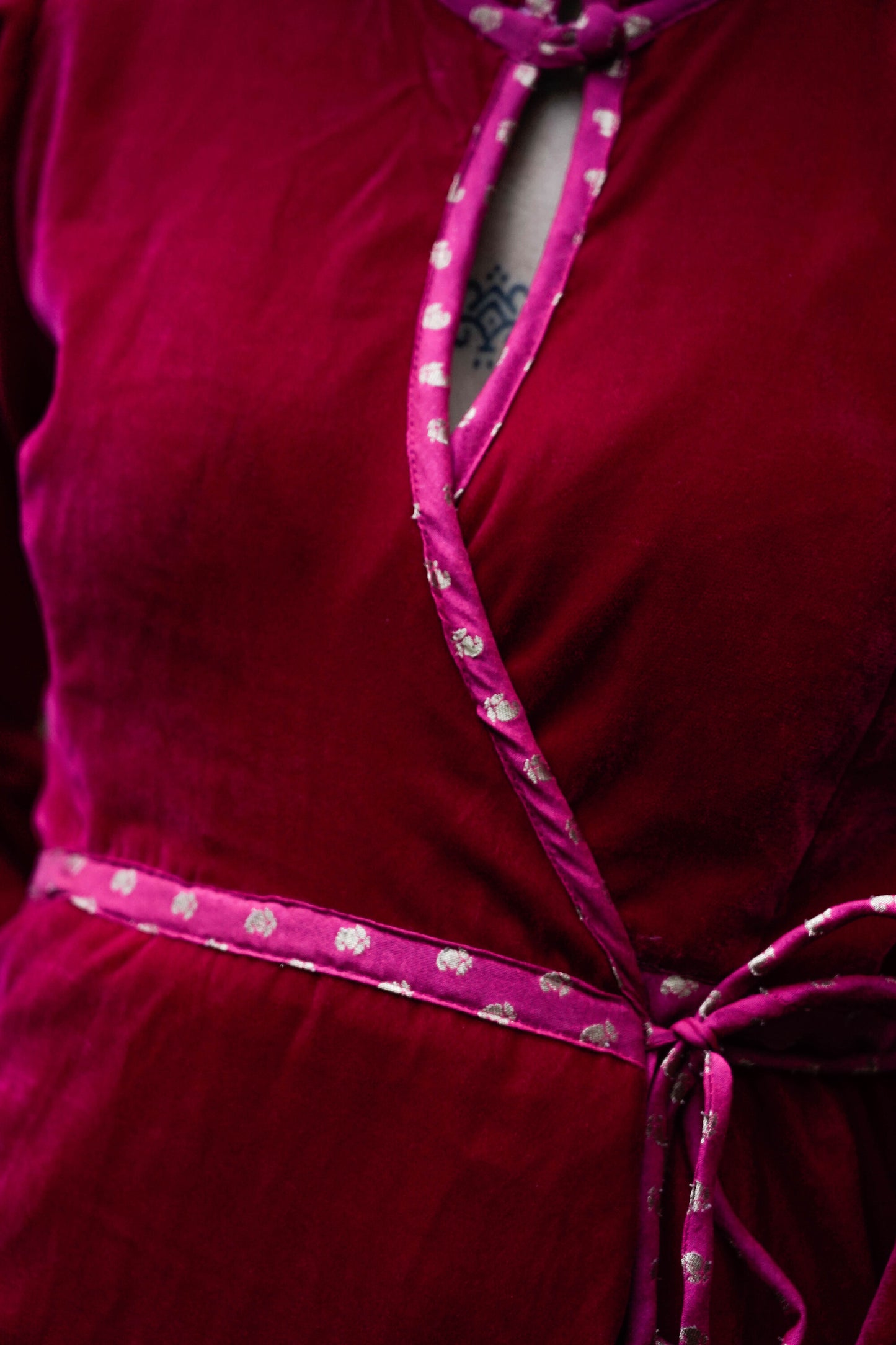 Abito Rajkumari fuxia