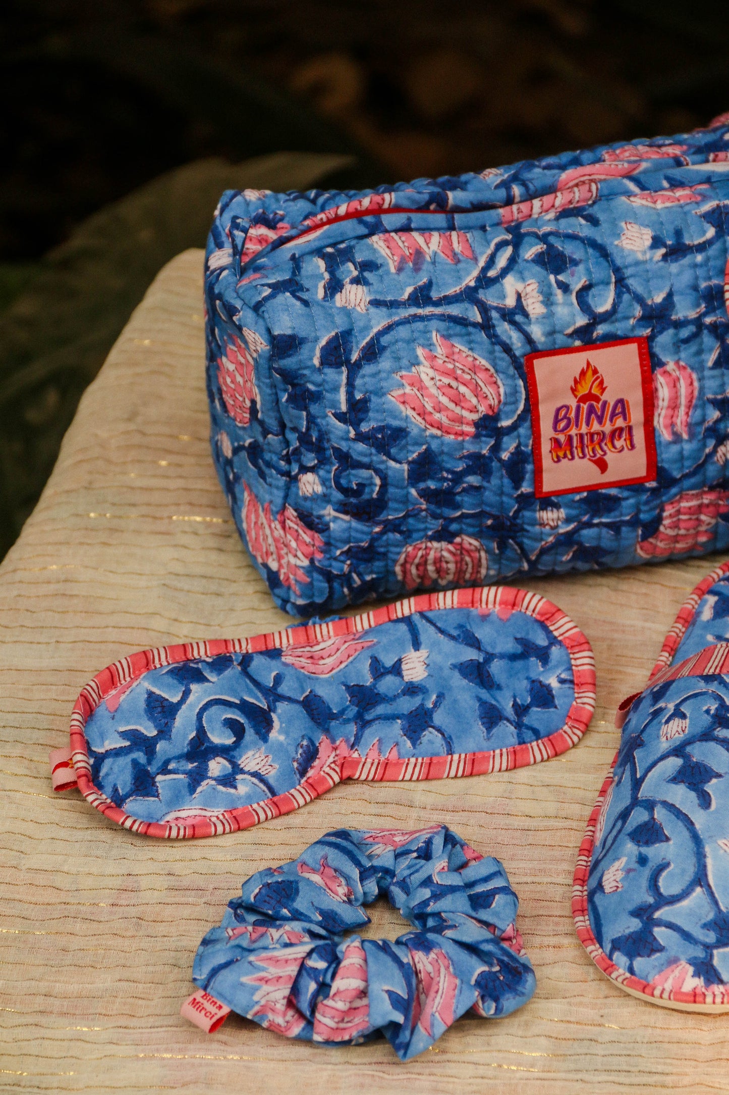 Travel Kit Azzurro e Rosa