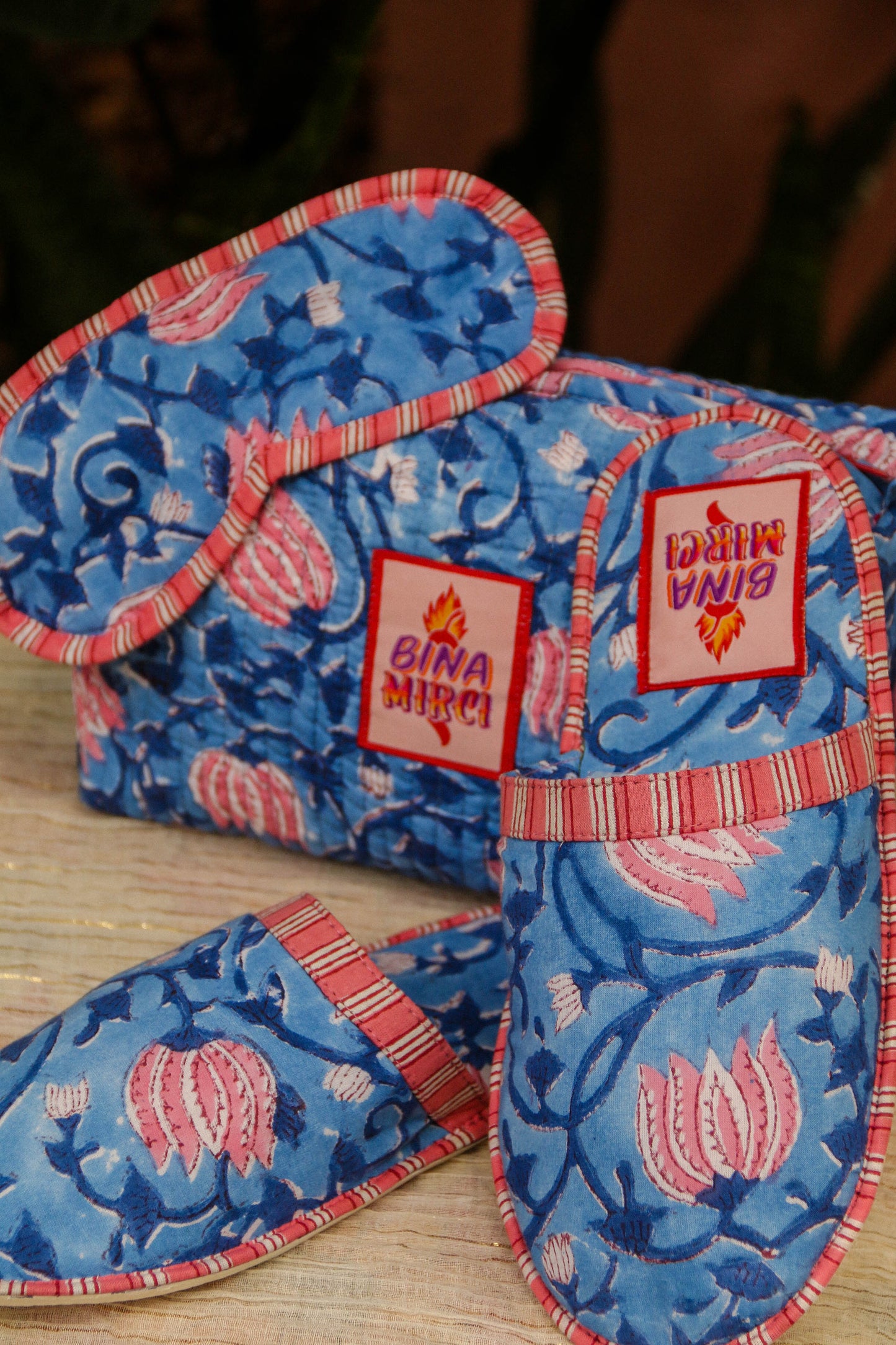 Travel Kit Azzurro e Rosa