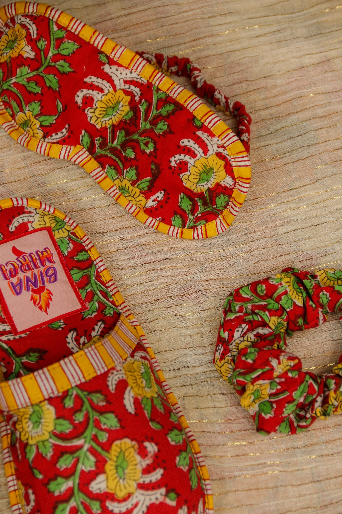 Travel Kit Rosso e Giallo