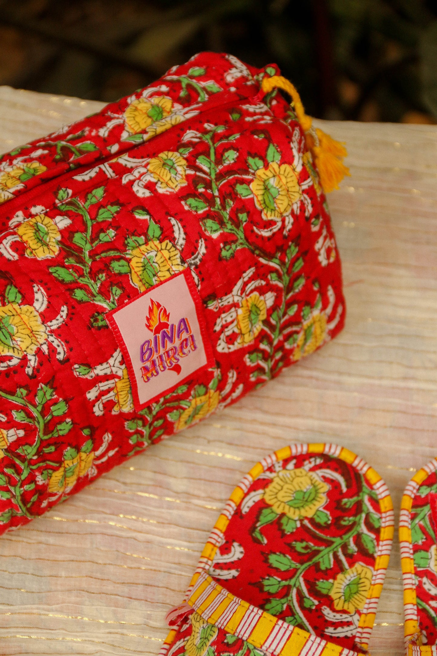 Travel Kit Rosso e Giallo