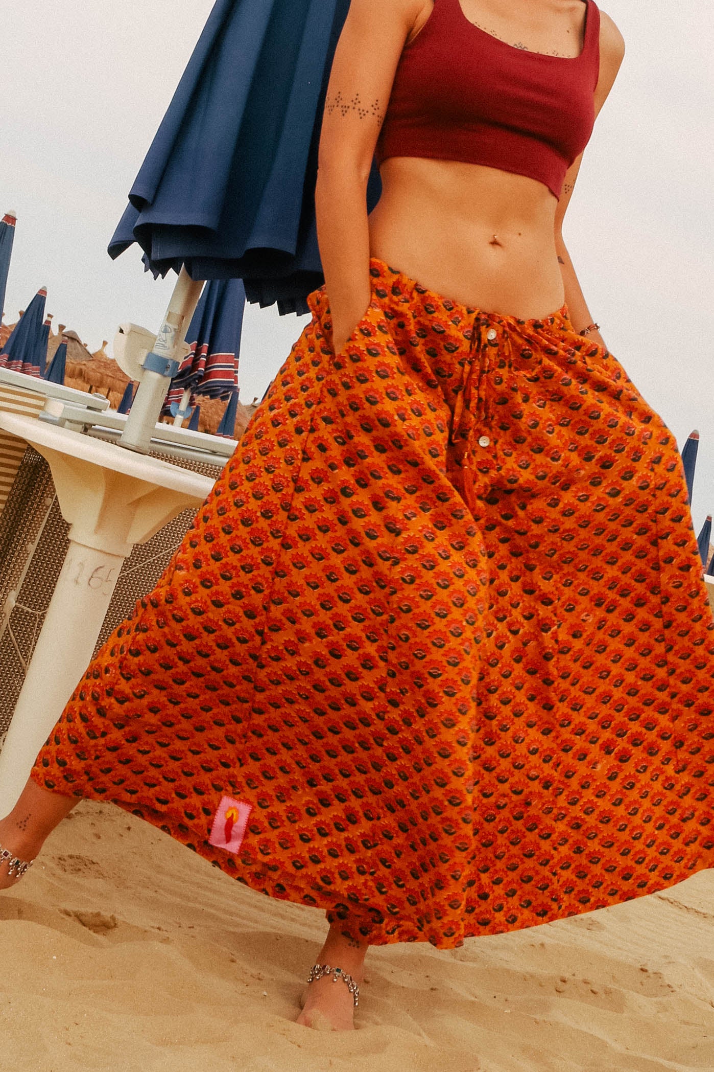 Pantaloni Maya Suraj con foulard