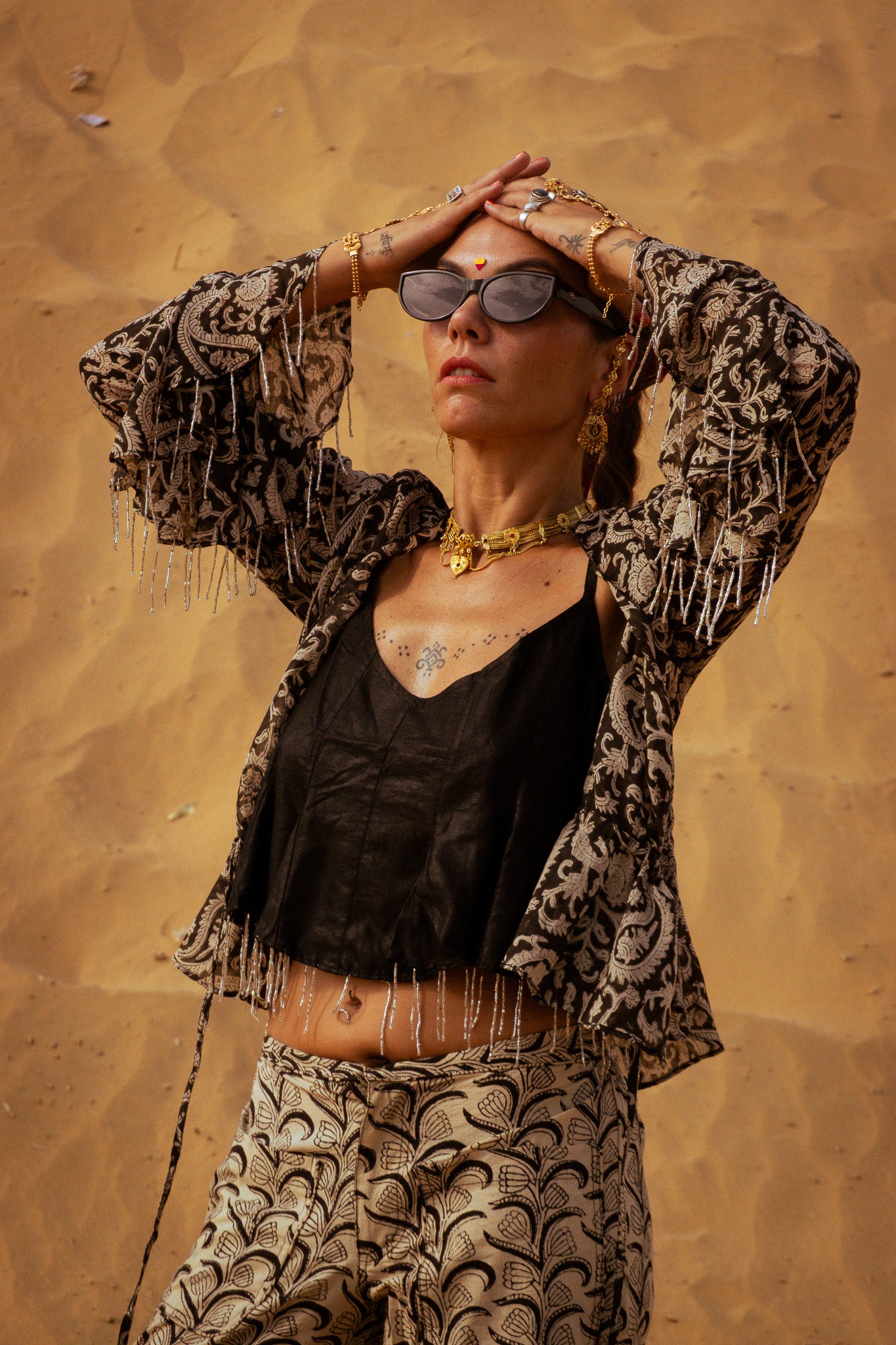 Top Mukta black
