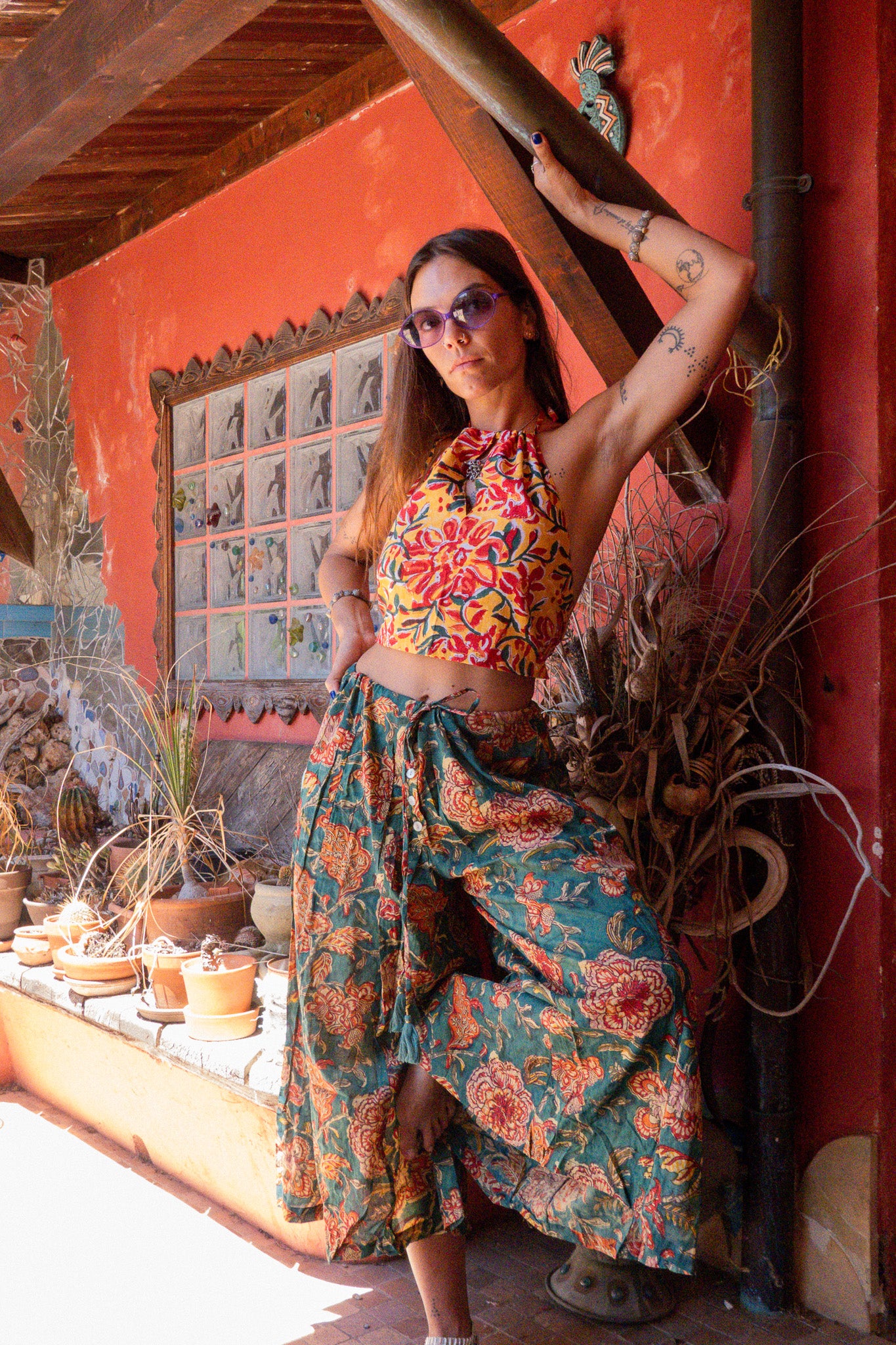 Pantaloni Maya Letkan con foulard