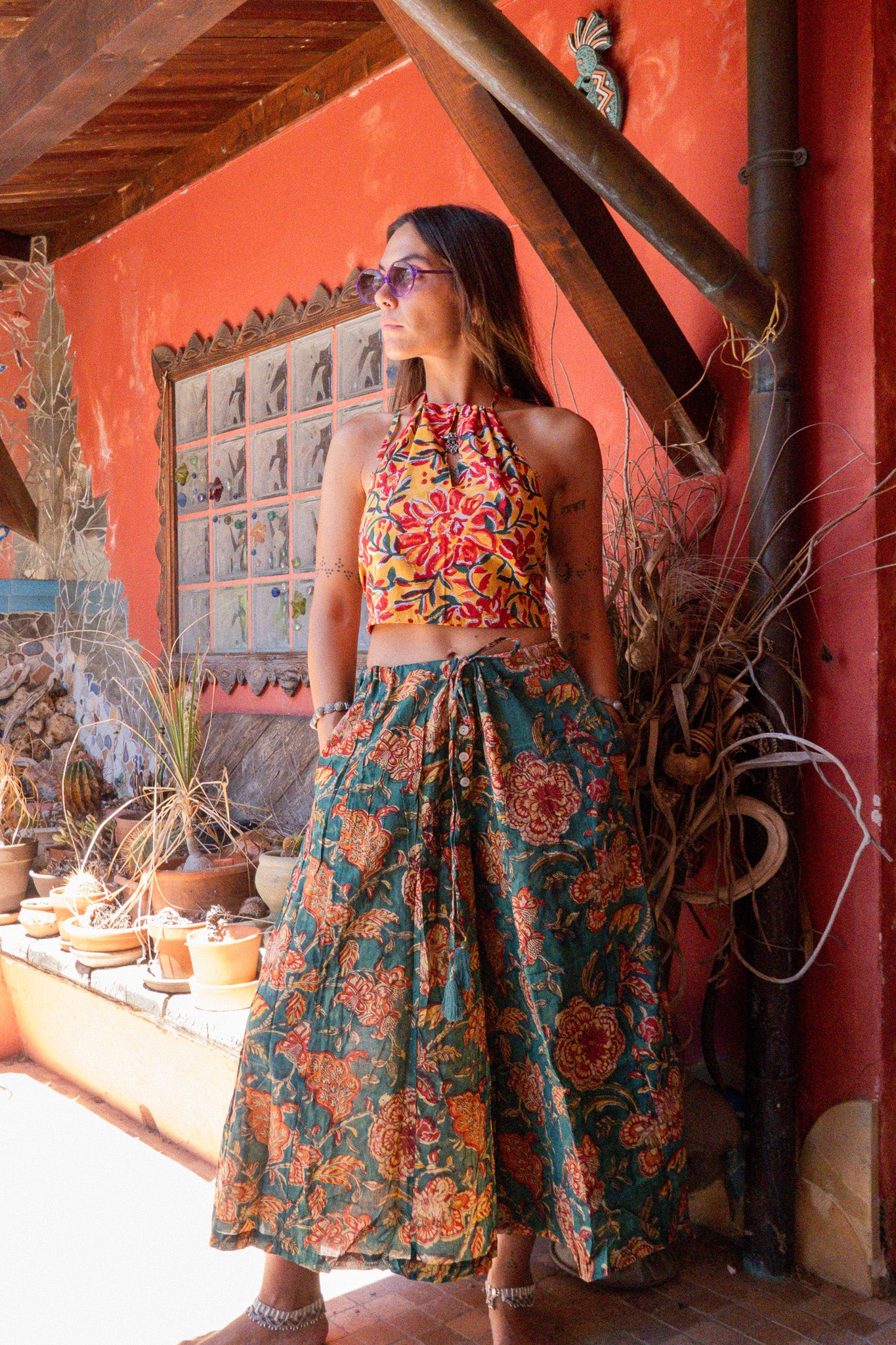 Pantaloni Maya Letkan con foulard