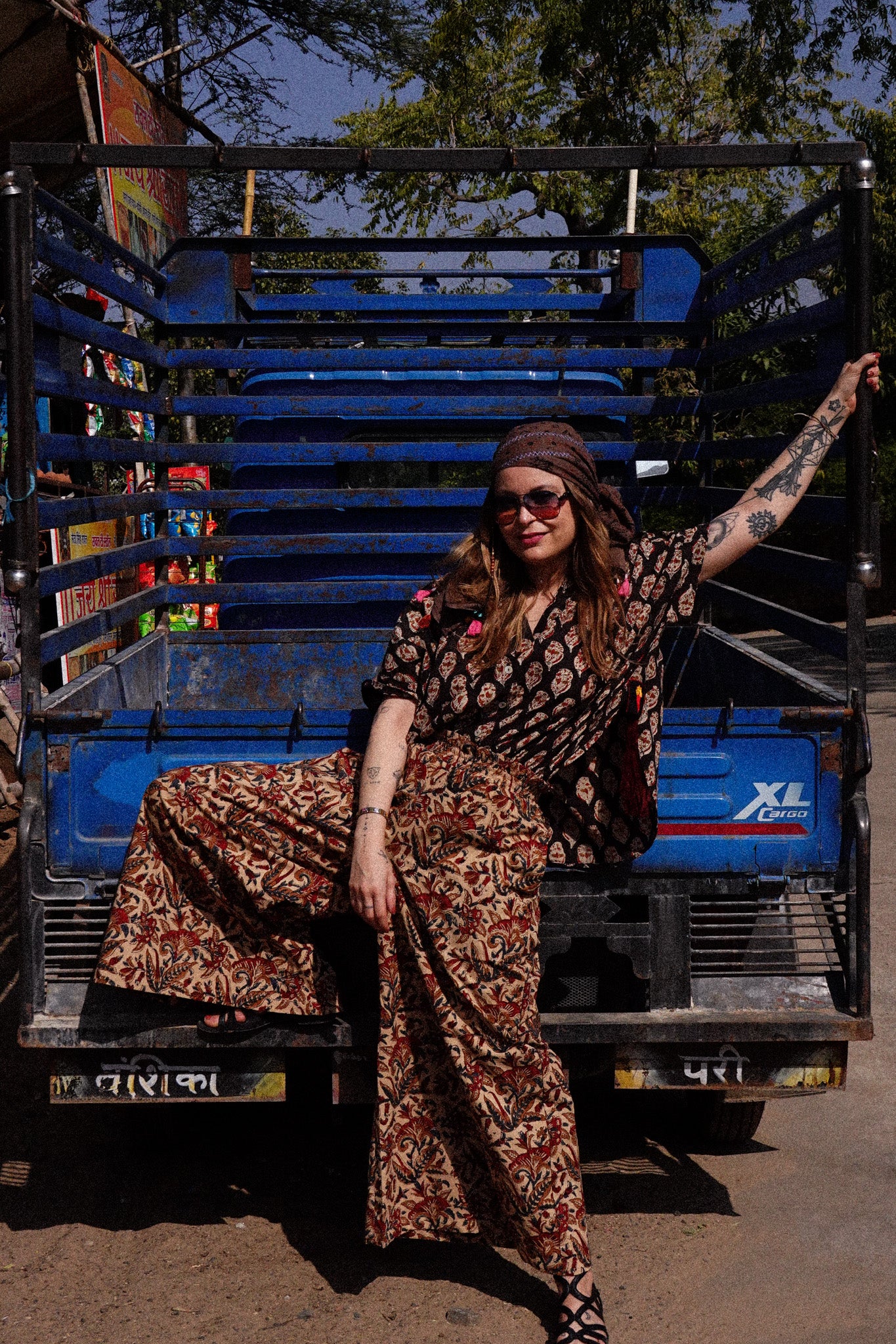 Pantaloni Indira Roshni