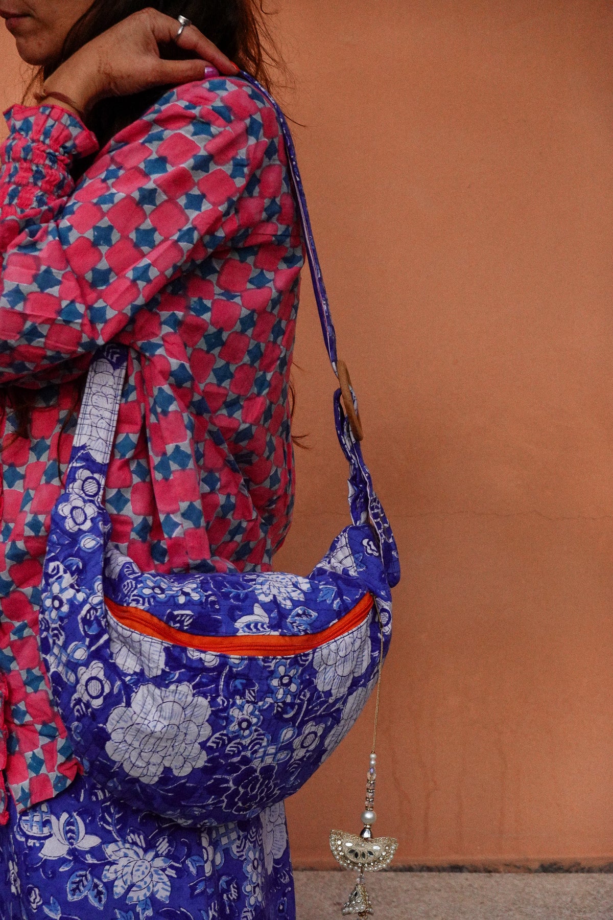 Borsa Savitri Shila