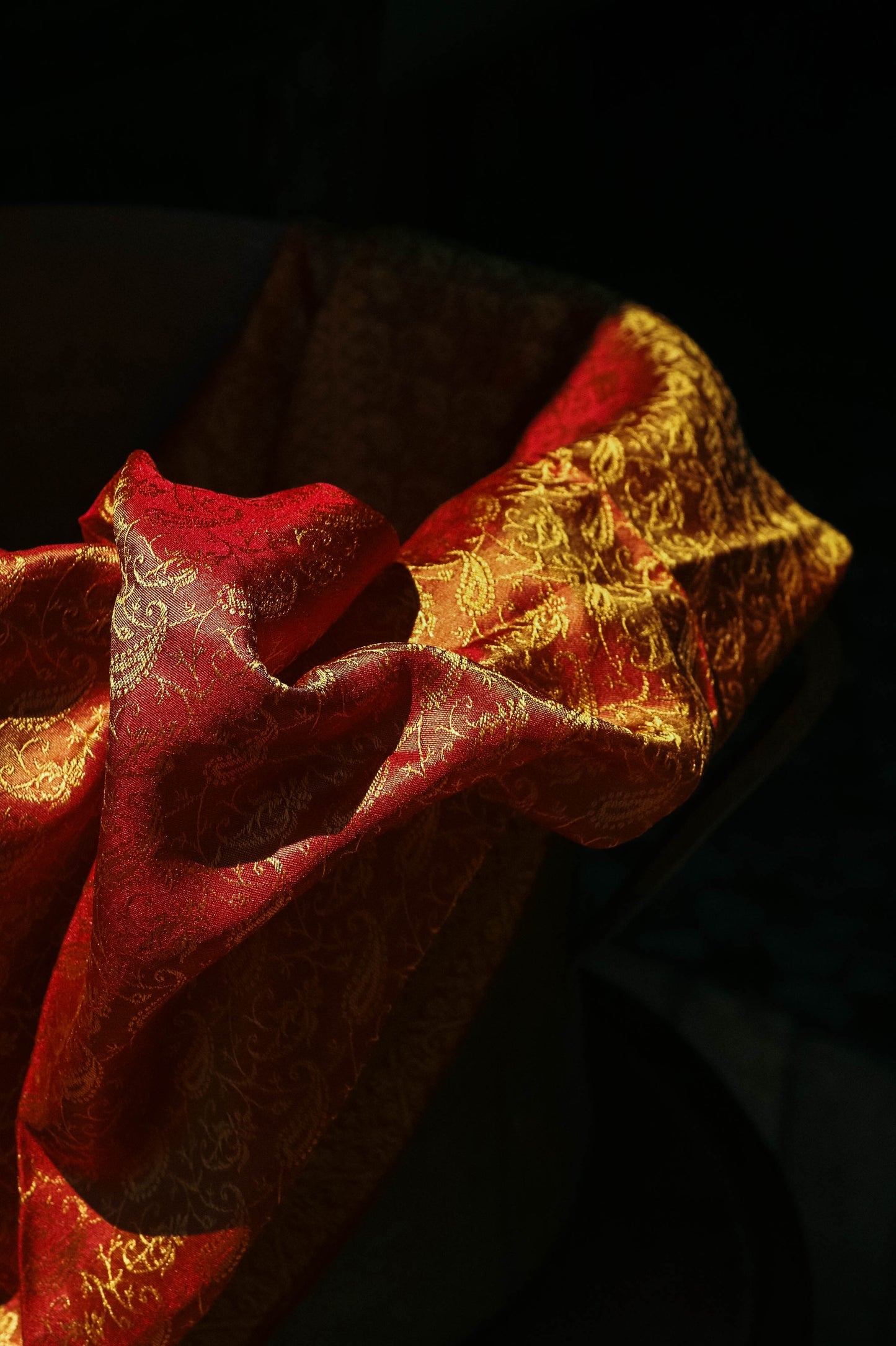 Foulard Hari #047 bordeaux e oro