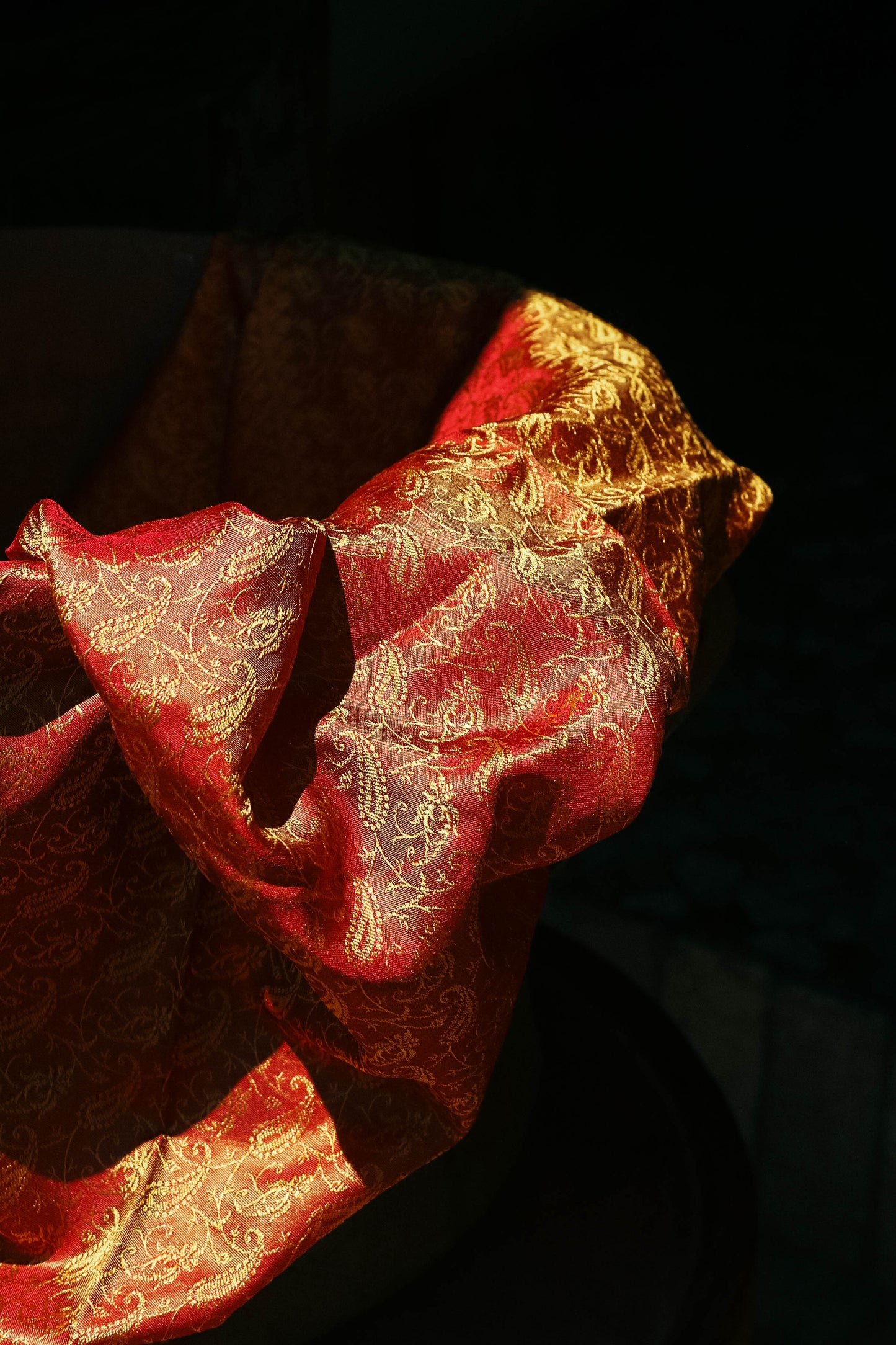 Foulard Hari #047 bordeaux e oro