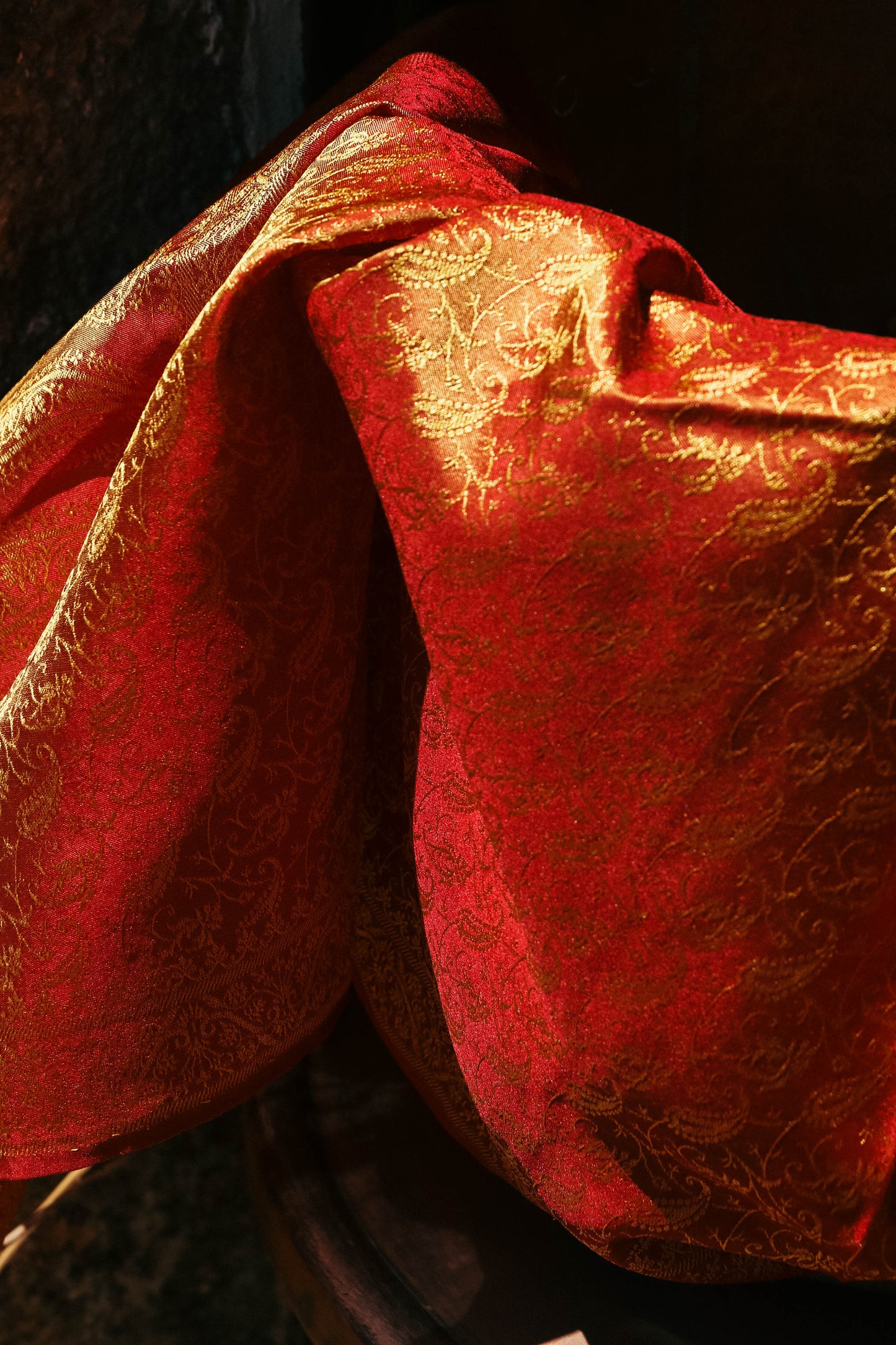 Foulard Hari #047 bordeaux e oro