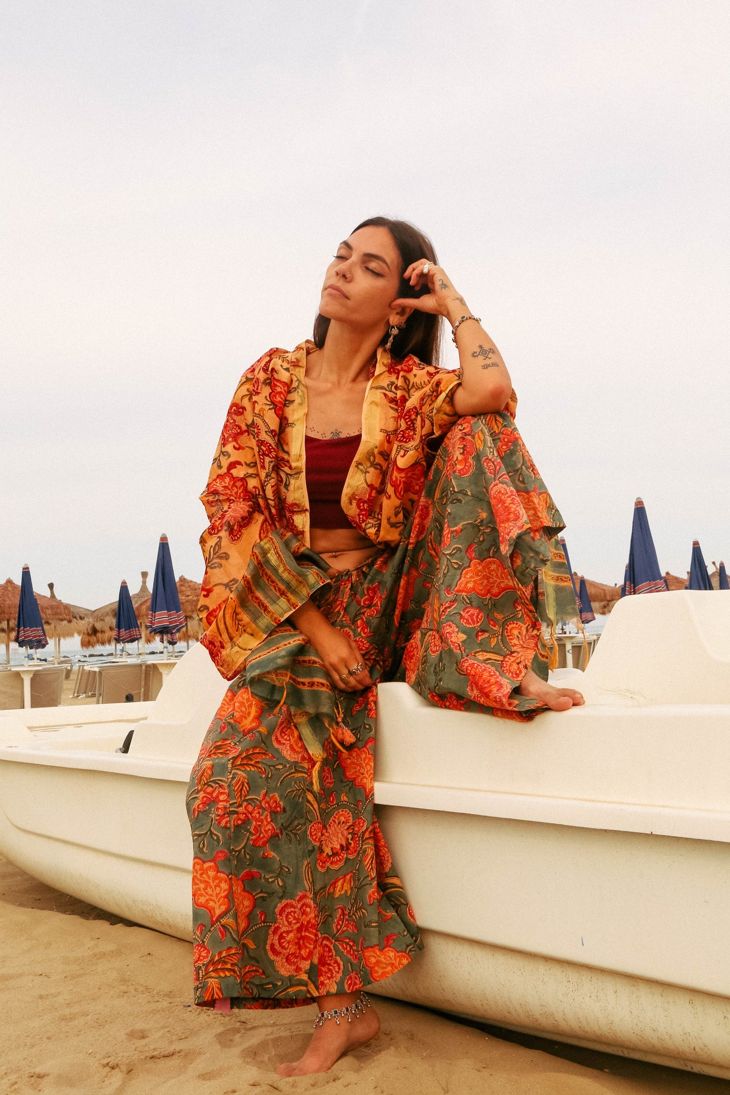 Pantaloni Maya Sundari con foulard