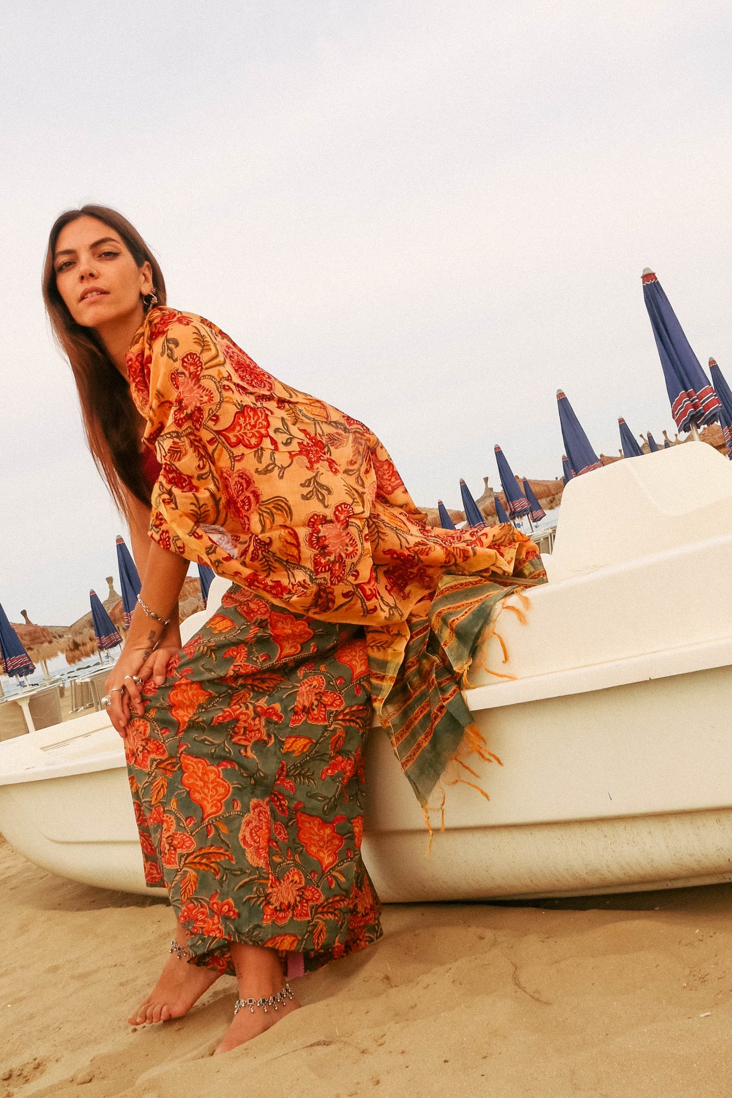 Pantaloni Maya Sundari con foulard