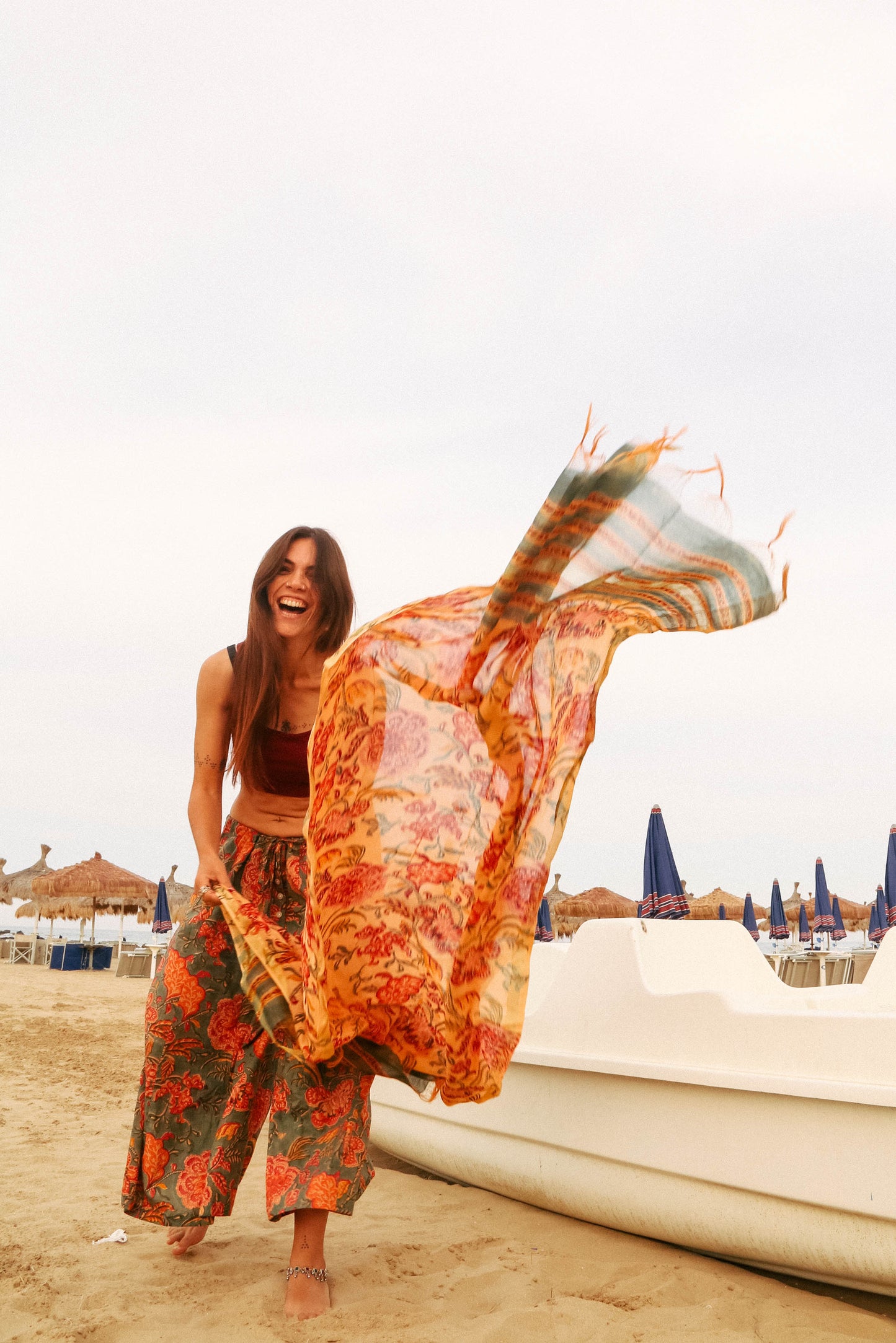 Pantaloni Maya Sundari con foulard
