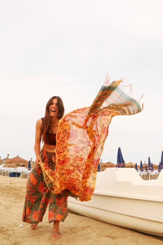 Pantaloni Maya Sundari con foulard